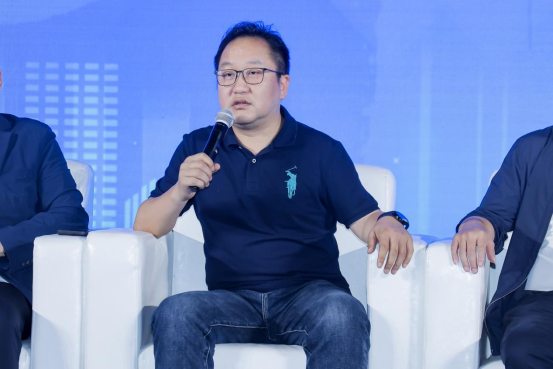 2025行業(yè)兩會｜東鵬整裝衛(wèi)浴實(shí)力榮膺兩項(xiàng)大獎406.png